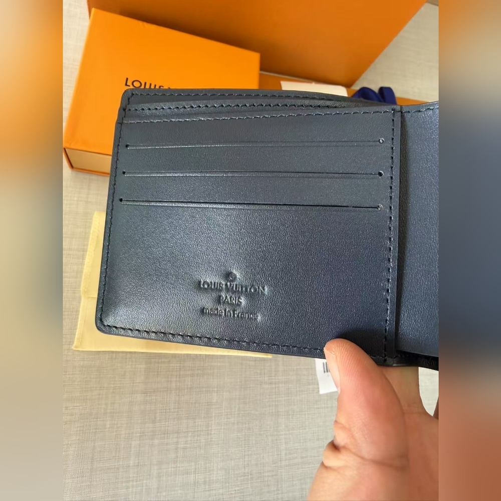 Louis Vuitton Multiple Wallet - Picture 8 of 13